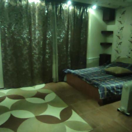 Eaa Apartment ตีรัสปอล ภายนอก รูปภาพ